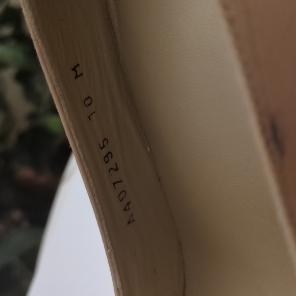 💥MUST GO💥  Stuart Weitzman Tan Heels Classic Design - Picture 8 of 12